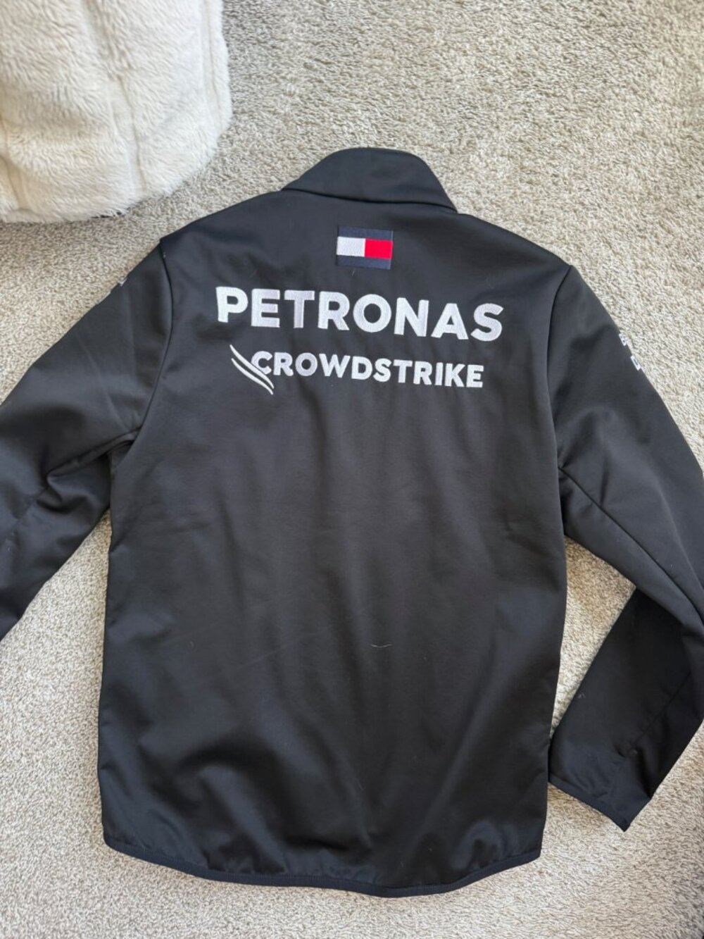 OSFM Formula 1 AMG Petronas Jacket - Size S - Picture 2 of 3
